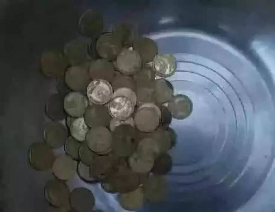 小心<strong></p>
<p>币神</strong>！你收藏的梅花套币可能是水洗币！