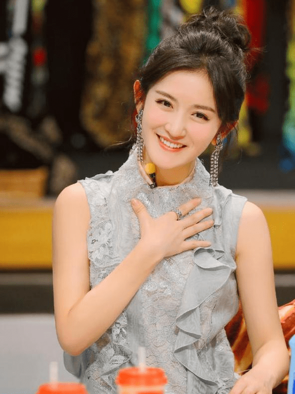 谢娜“借3万澳元还3万网民币”<strong></p>
<p>利币网</strong>，从社交看出，她是假抠门真仗义