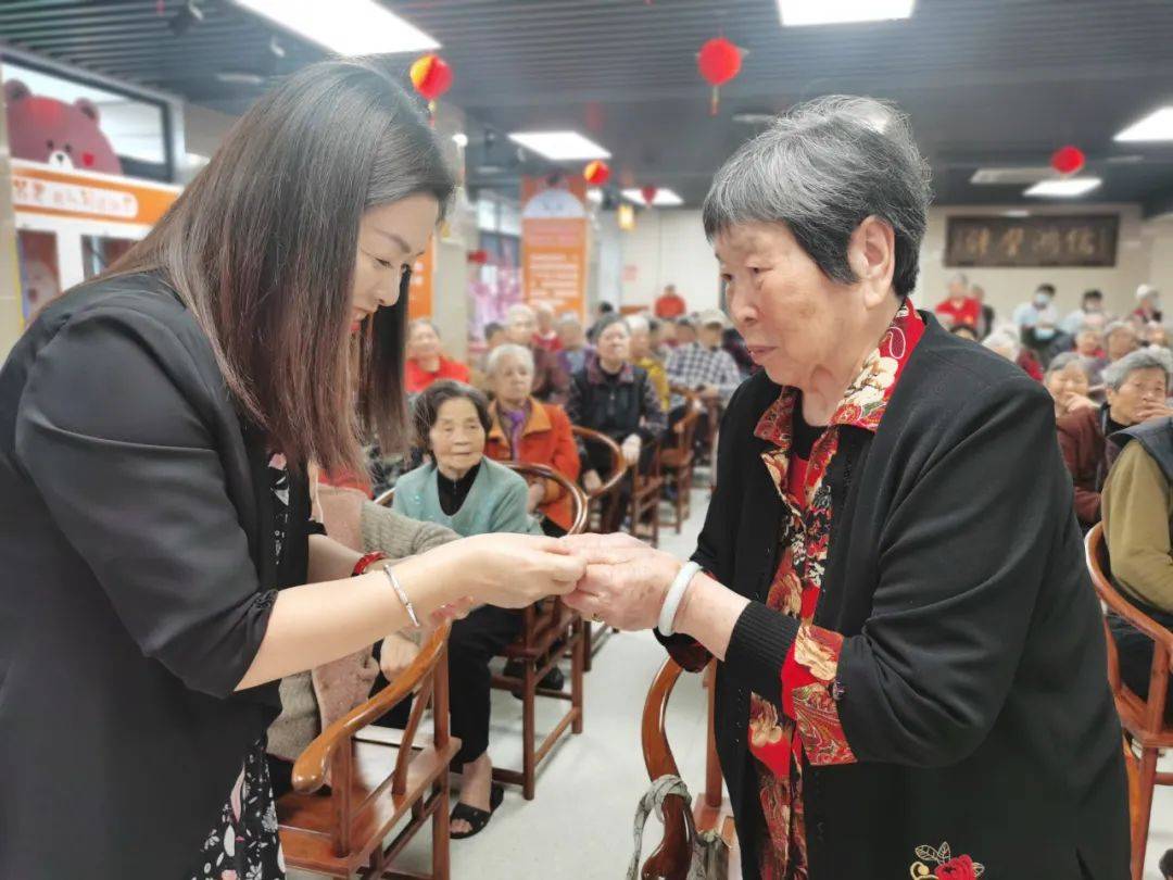 鶴龄珍藏<strong></p>
<p>福币</strong>！国德“福虎币”来了！