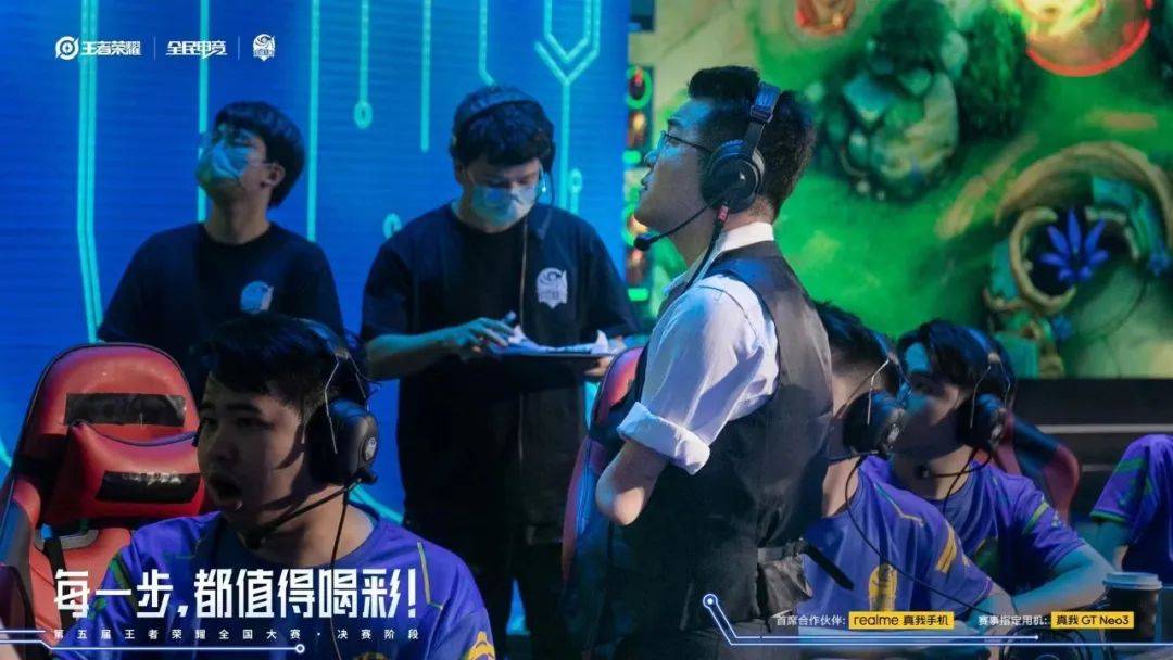 金色之外的色彩