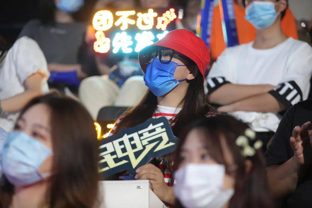 金色之外的色彩