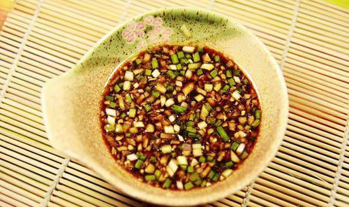 白切鸡的五星大厨秘制法<strong></p>
<p>白币网</strong>！选材到蘸料一网打尽！
