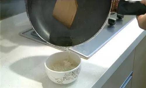 白切鸡的五星大厨秘制法<strong></p>
<p>白币网</strong>！选材到蘸料一网打尽！