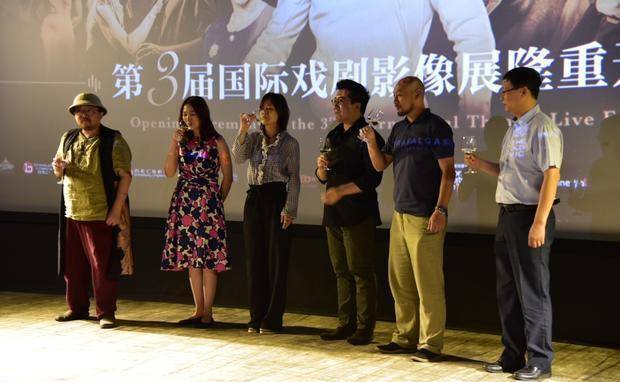 银幕上看卷福演《哈姆雷特》是怎样的体验<strong></p>
<p>雷特币</strong>？