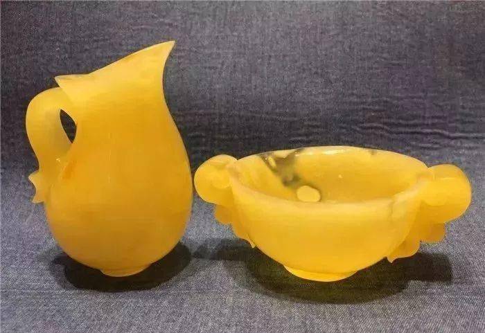 蜜蜡多少钱一克（蜜蜡的功效与作用有哪些）