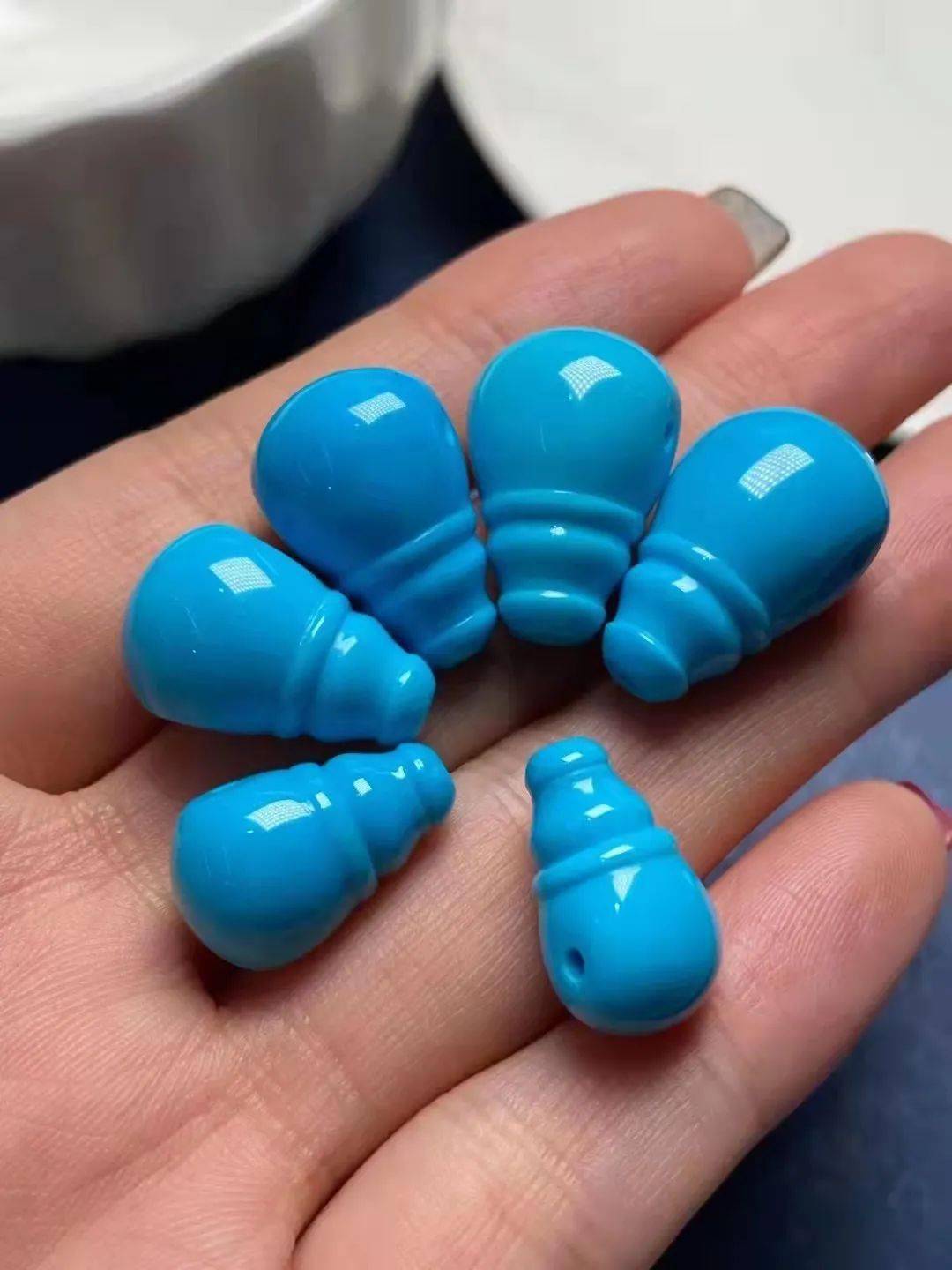 绿松石多少钱一克？这些问题没搞懂<strong></p>
<p>今日银价多少钱一克</strong>，就别玩绿松了！