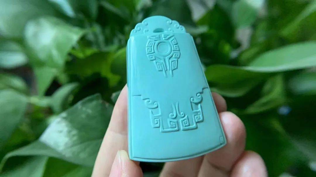 绿松石多少钱一克？这些问题没搞懂<strong></p>
<p>今日银价多少钱一克</strong>，就别玩绿松了！