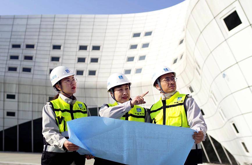 白梅：与钢筋水泥为伍 从技术员成长为大国工匠