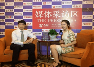 黄晓明和baby离婚“内幕”被曝光：被外遇10年<strong></p>
<p>月光族理财</strong>，我们都被捞女骗了！