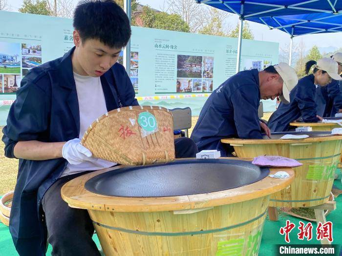杭州市第五届龙井茶手工炒制技能大赛举行
