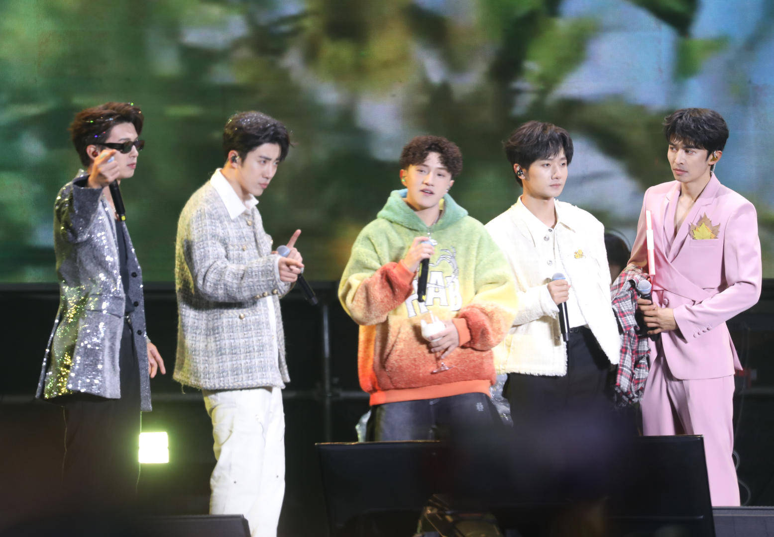 摘得1金1银后<strong></p>
<p>币姐说</strong>，想放假的“阿条姐”黄雨婷说想看想看十个勤天演唱会，马上安排！