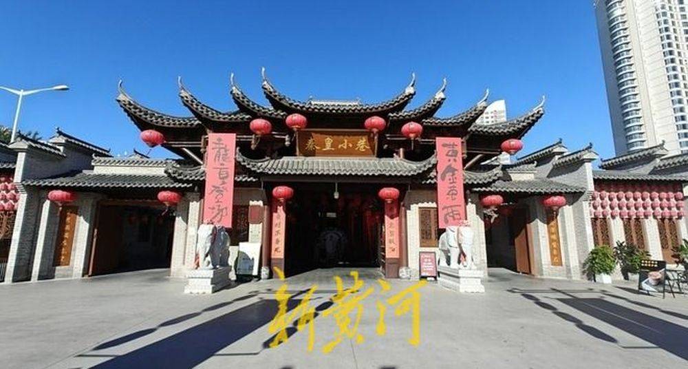 秦皇岛一网红夜市被指违规占用规划绿地却经营4年之久<strong></p>
<p>优宝币价格</strong>，当地回应：无审批手续 | 刚调查