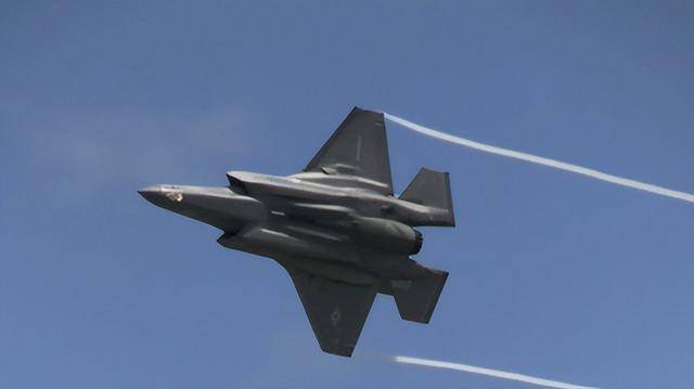 美军：飞行员慌乱中弃机弹射时<strong></p>
<p>优宝币价格</strong>，F-35战机并未失控