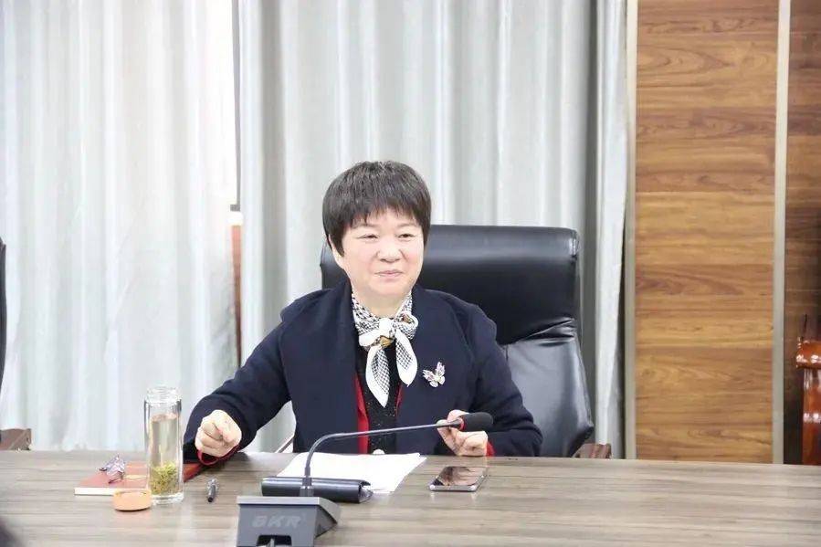 河南一原副厅级女干部被开除党籍<strong></p>
<p>交易客户端</strong>！卸任不到两个月就被查