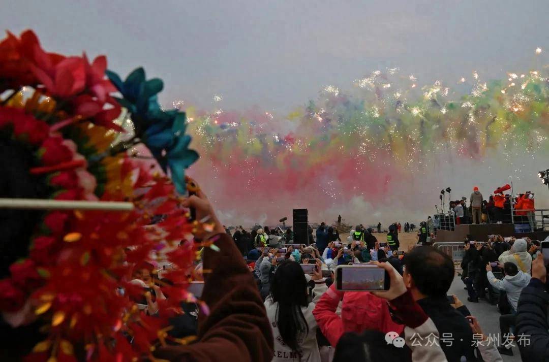 蔡国强烟花秀大量无人机坠海<strong></p>
<p>桔子币</strong>，网友直呼遗憾，本人回应
