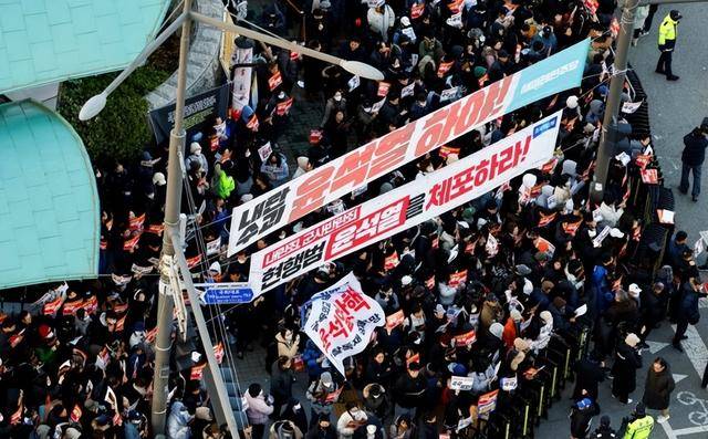 弹劾尹锡悦动议破产<strong></p>
<p>桔子币</strong>，韩国执政党耍无赖：人不交、总统权力也不交
