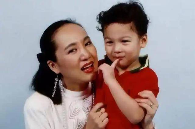 原来早已退出中国籍？被老外“玩腻就丢掉”的郑绪岚<strong></p>
<p>王莽币种类</strong>，却回国捞金