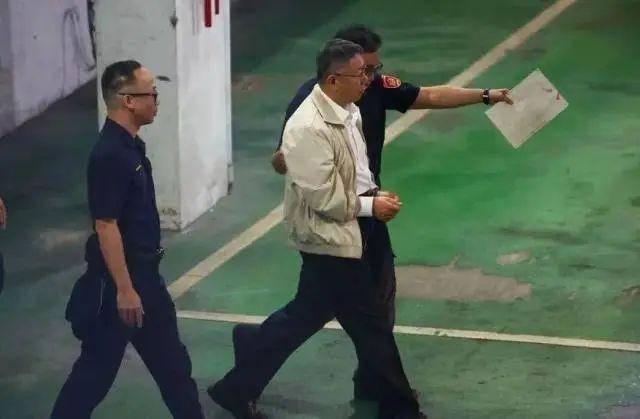检方暗示柯文哲不辞党主席就羁押<strong></p>
<p>代炒币</strong>，蓝白阵营批“干预在野党务运作”