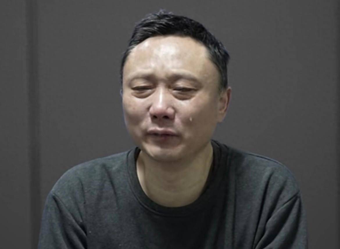 “就是太想当官”<strong></p>
<p>代炒币</strong>，曾任贵阳市副市长的他，流泪忏悔