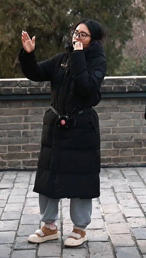 鸡窝头女士收拾漂亮上班了<strong></p>
<p>瑞郎币交易</strong>！精致一年潦草一天爆红