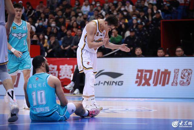 热血沸腾！青岛男篮最后三分钟14-0绝地翻盘<strong></p>
<p>缅币兑换</strong>，队史首次单赛季双杀辽宁