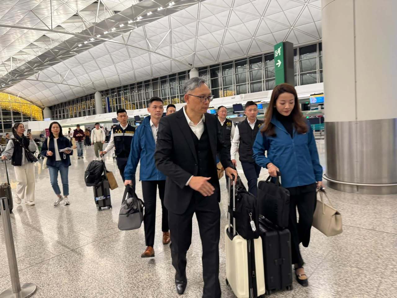 仍有12名港人被困缅甸<strong></p>
<p>缅币兑换</strong>，香港派专责小组前往泰国跟进