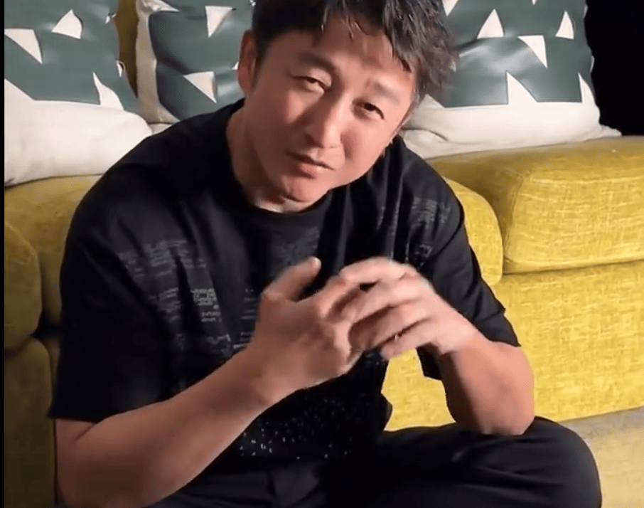 冲上热搜！邹市明否认“中年返贫”<strong></p>
<p>绝版币</strong>，曾称今年重返拳台