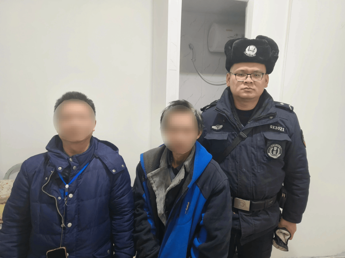 男子失联17年流落乌鲁木齐打工生病<strong></p>
<p>币圈李笑来</strong>，警方相助帮他找到亲人！弟弟：我们一直在找他