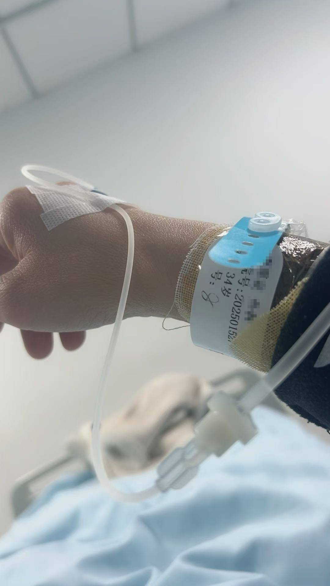 山东一单亲妈妈直播间阻止网友辱骂“唐宝”少年遭上门殴打<strong></p>
<p>搜币</strong>，警方：已受理案件，正调查