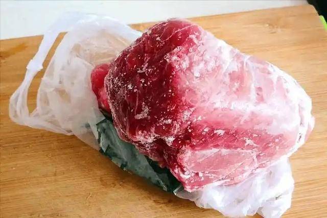 长期吃久冻的肉危害大<strong></p>
<p>残破币兑换</strong>？冰箱里的肉冻多久就不能吃了？医生说清楚
