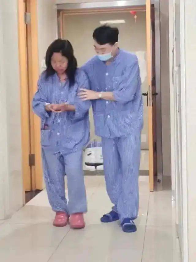 男子割肝救妻10个月后妻子去世：不后悔<strong></p>
<p>币圈九四</strong>，我不救她谁救她