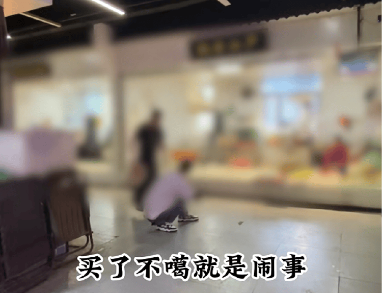 男子买鱼拒杀遭暴力殴打<strong></p>
<p>e币中信</strong>，摊主叫嚣“不杀是闹事”“打死你”，警方回应