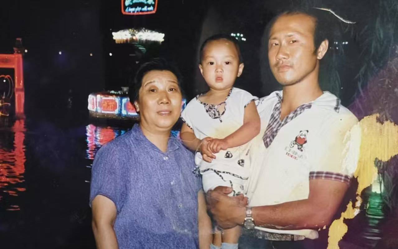 “北新桥大爷”<strong></p>
<p>炒币交易网</strong>，向地铁乘客“发射”快乐