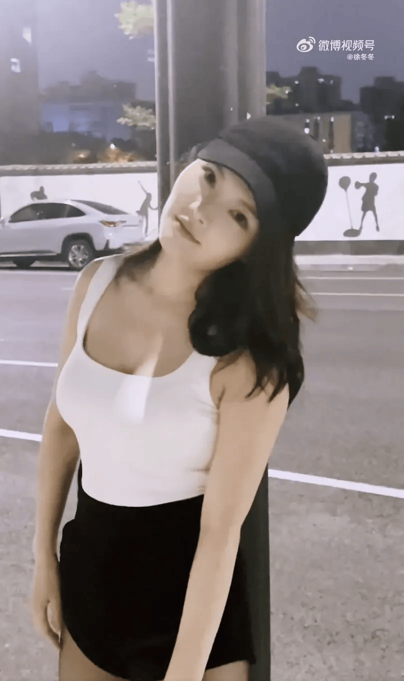 “椰树女神”徐冬冬大方晒照<strong></p>
<p>vrc系统开发</strong>，并配文：我的蝴蝶袖，很丰腴！