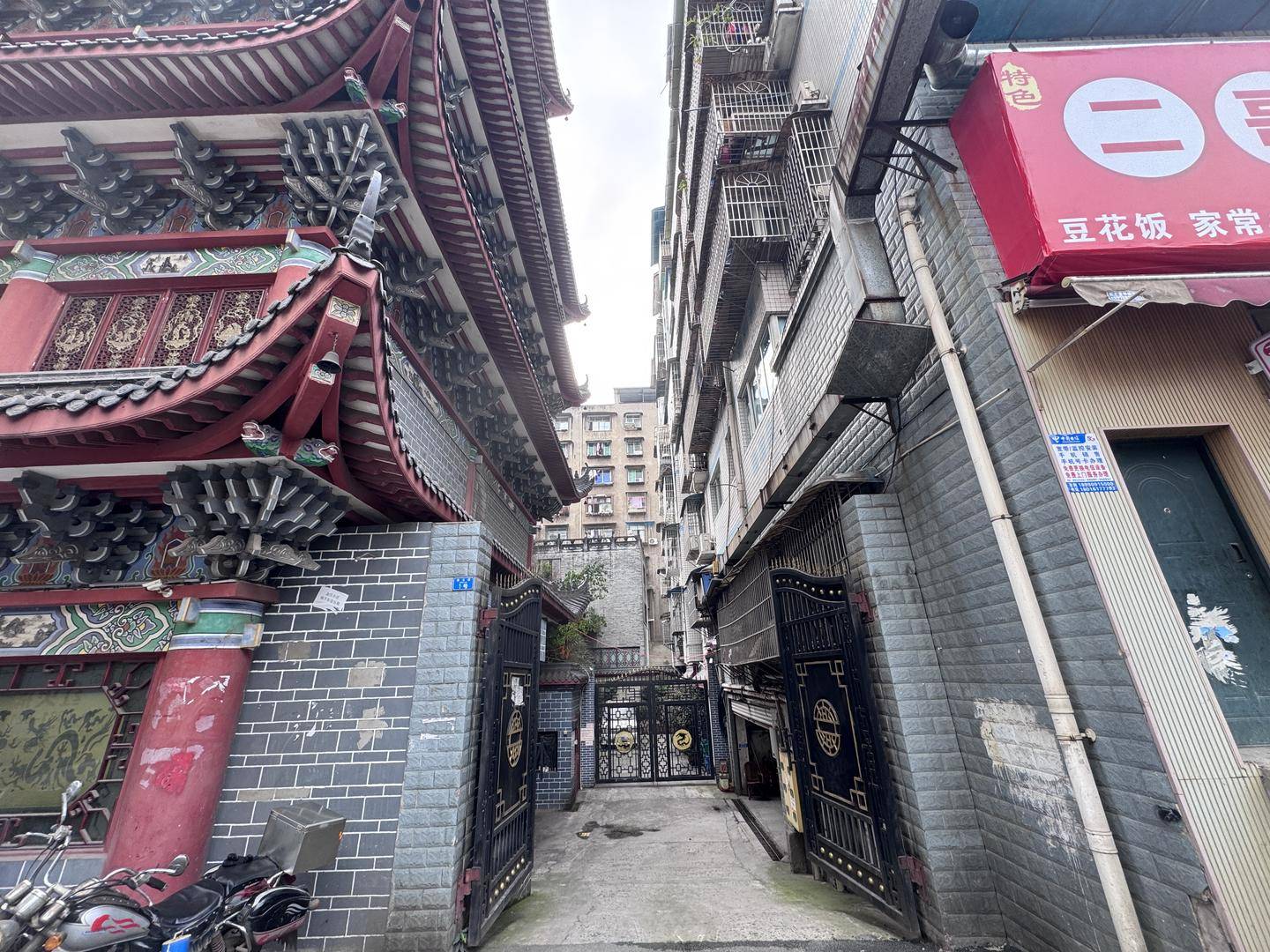 一起诉讼背后<strong></p>
<p>2018币圈</strong>，宜宾前首富“险被送精神病院”风波丨红星深度