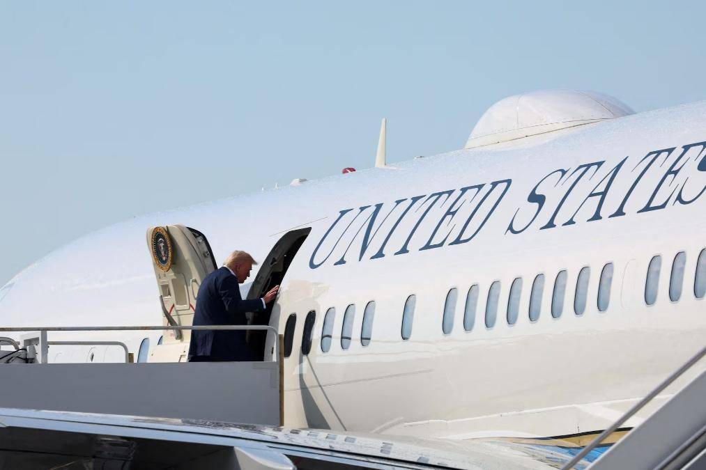 外媒：特朗普拟接受卡塔尔赠送豪华飞机当“空军一号”<strong></p>
<p>公信宝交易网站</strong>，引发两党争议，本人回应