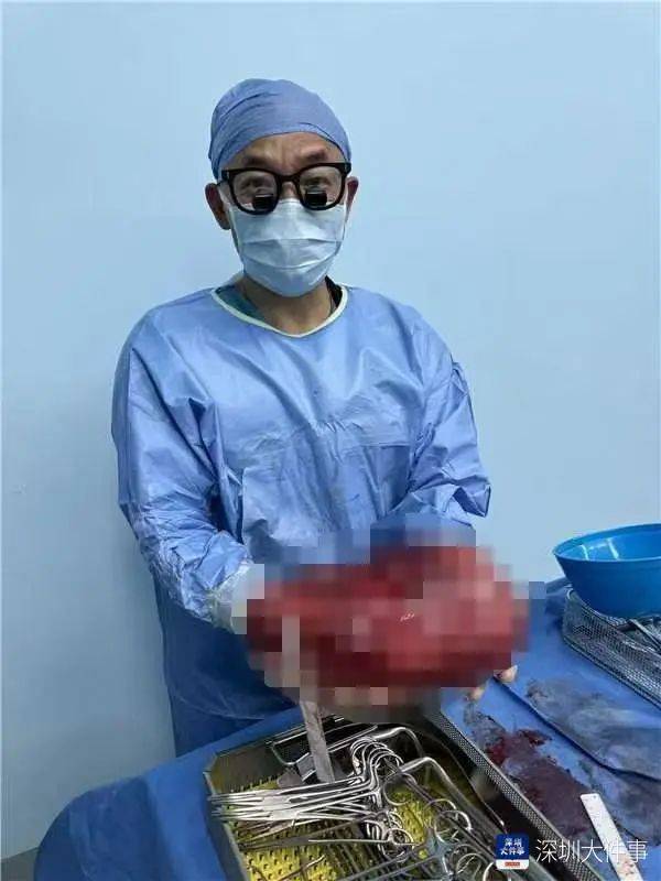 店员试衣间里一句警告<strong></p>
<p>豌豆币</strong>，竟救了17岁少女！一家人火速赶到深圳