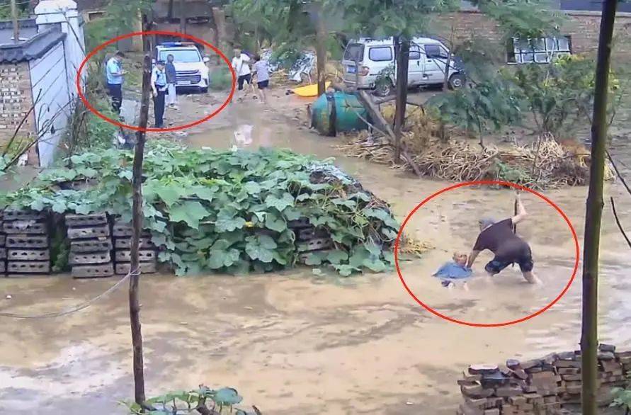 水中摔倒老人家属回应民警被免职：公开视频不是为了要处理谁<strong></p>
<p>欧洲</strong>，挖排水沟后家门口积水已退