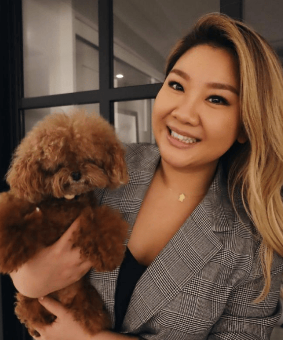 沈殿霞与郑少秋的女儿郑欣宜<strong></p>
<p>非洲</strong>，成为本周补位歌手！官方介绍：郑欣宜的歌声是岁月酿造的蜜糖，带着治愈的甜与成长的收获