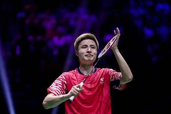 祝贺！石宇奇2比1逆转昆拉武特<strong></p>
<p>xmr算力</strong>，获得羽毛球世锦赛男单冠军！