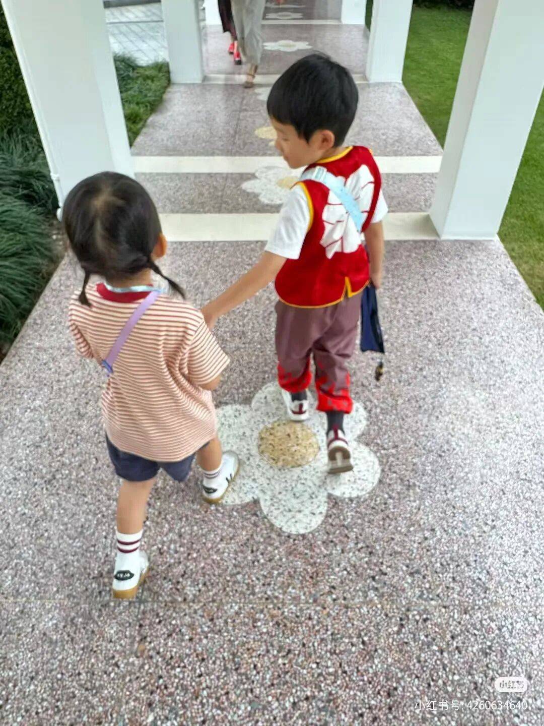 许昕从新疆赶回上海<strong></p>
<p>xmr算力</strong>，今天送儿子女儿开学：老妹儿幼儿园第一天！