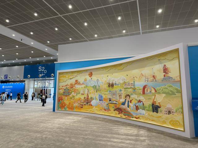 上合天津峰会22米巨幅壁画火出圈<strong></p>
<p>xrp</strong>，这些中外元素你认出几个？