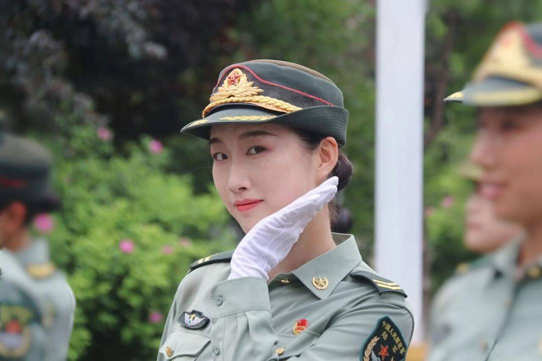 英姿飒爽！四川高校大四女生<strong></p>
<p>xrp币</strong>，亮相九三阅兵方队