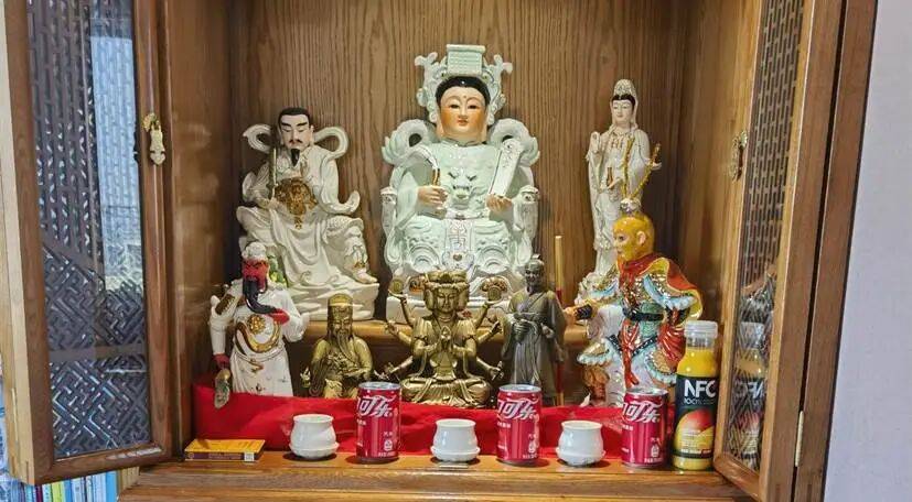 男子自称“玉皇大帝”<strong></p>
<p>稳定币</strong>，奸淫妇女10人，敛财超500万元