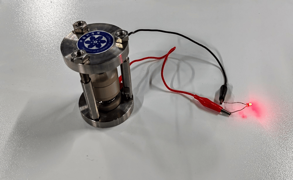 <strong></p>
<p>aave</strong>我国科学家成功开发出首例氢负离子原型电池