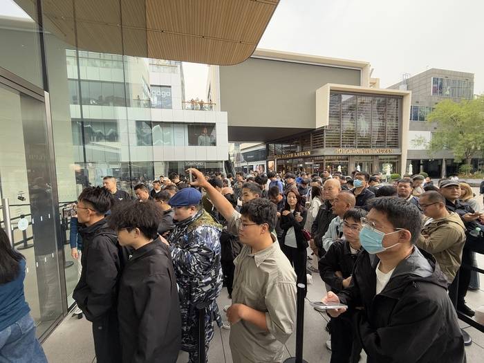 iPhone 17正式开售<strong></p>
<p>aave币</strong>，橙色Pro Max黄牛最高加价1500元