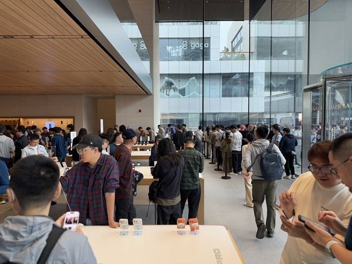 iPhone 17正式开售<strong></p>
<p>aave币</strong>，橙色Pro Max黄牛最高加价1500元