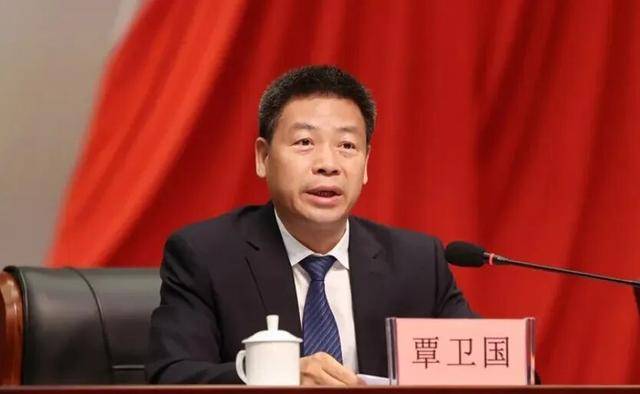 中央批准任省委常委后<strong></p>
<p>aave币</strong>，他被免去副省长职务