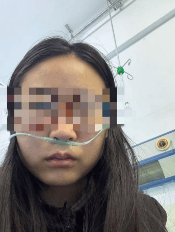 女子自称因工资问题被老板锁办公室里打 警方：双方已到派出所<strong></p>
<p>atom</strong>，是否打人还在调查