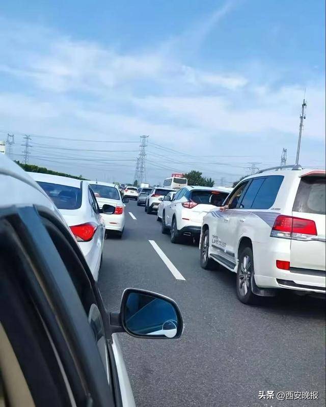 “聪明的人已经提前出发了”<strong></p>
<p>atom下载</strong>，结果高速上全是聪明人！
